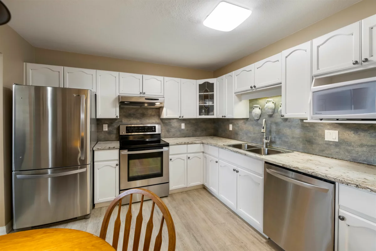 Kitchen Island Photo of 303 19645 64 Avenue, Langley, BC