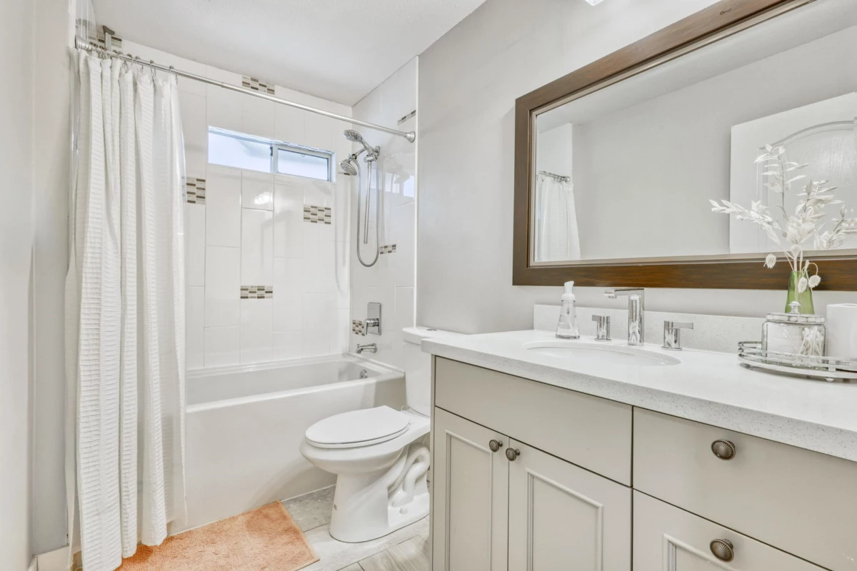 Primary Bathroom Photo of 119 Aspenwood Drive, Port Moody, BC