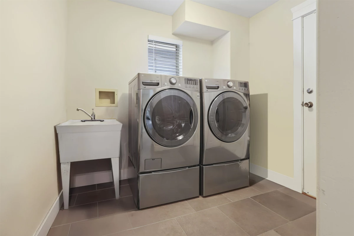 Swimming Pool Photo of 119 Aspenwood Drive, Port Moody, BC