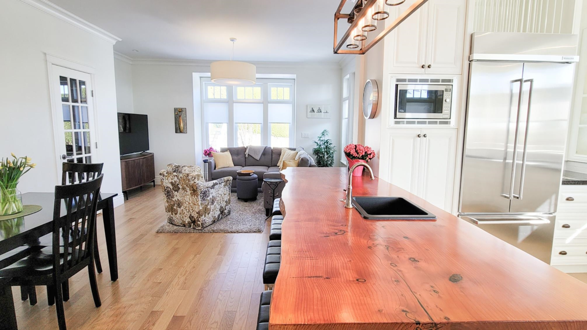 Breakfast Nook Photo of 1121 Cypress Street, White Rock, BC