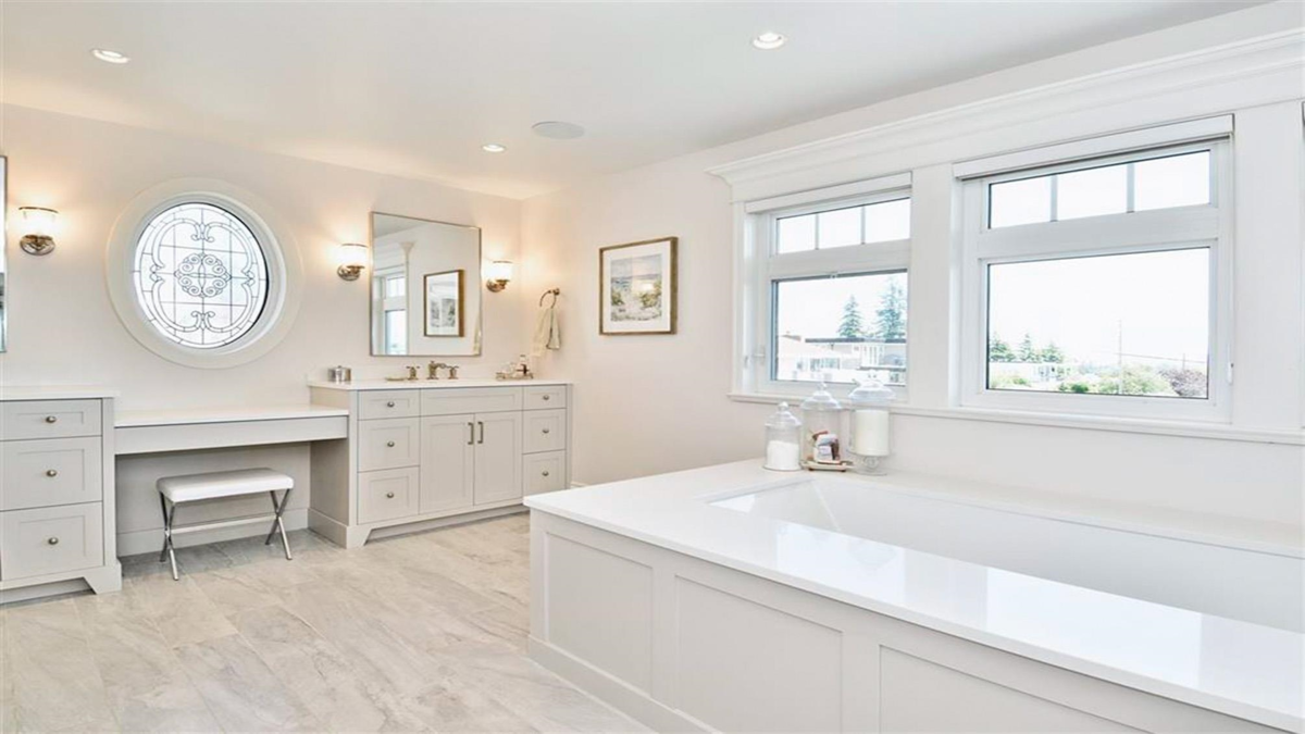 Staircase Photo of 1121 Cypress Street, White Rock, BC