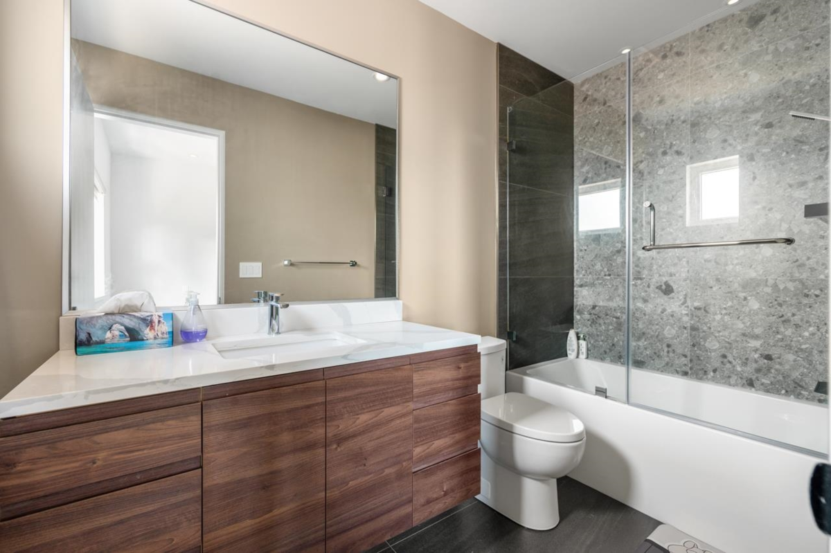 Laundry Room Photo of 4380 Lancelot Drive, Richmond, BC