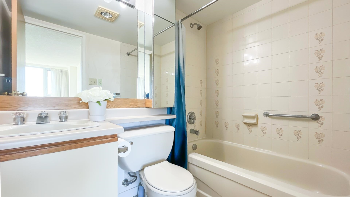 Powder Room Photo of 1204 5790 Patterson Avenue, Burnaby, BC