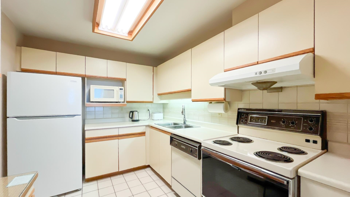 Primary Bedroom Photo of 1204 5790 Patterson Avenue, Burnaby, BC