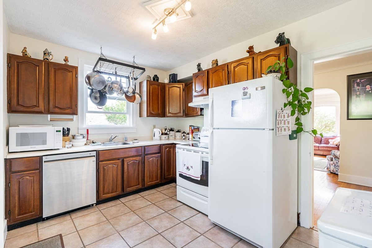 Loft / Bonus Room Photo of 349-351 Cumberland Street, New Westminster, BC