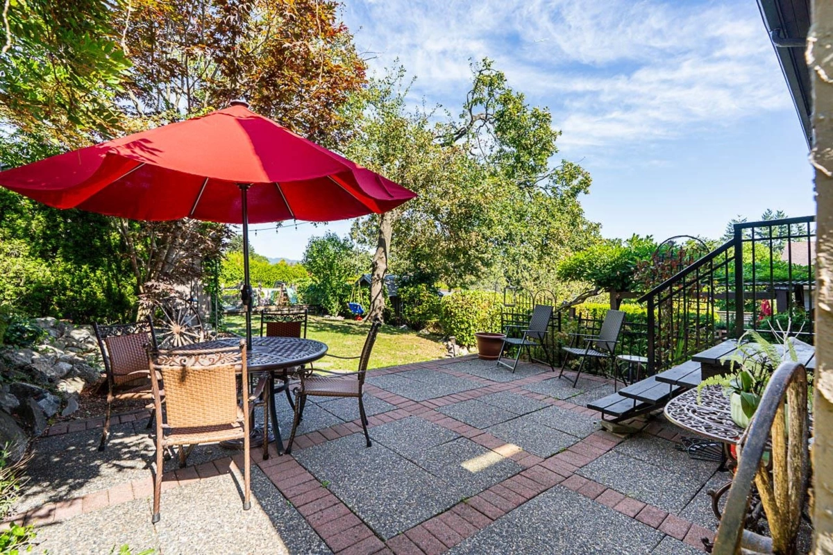 Outdoor Kitchen Photo of 349-351 Cumberland Street, New Westminster, BC