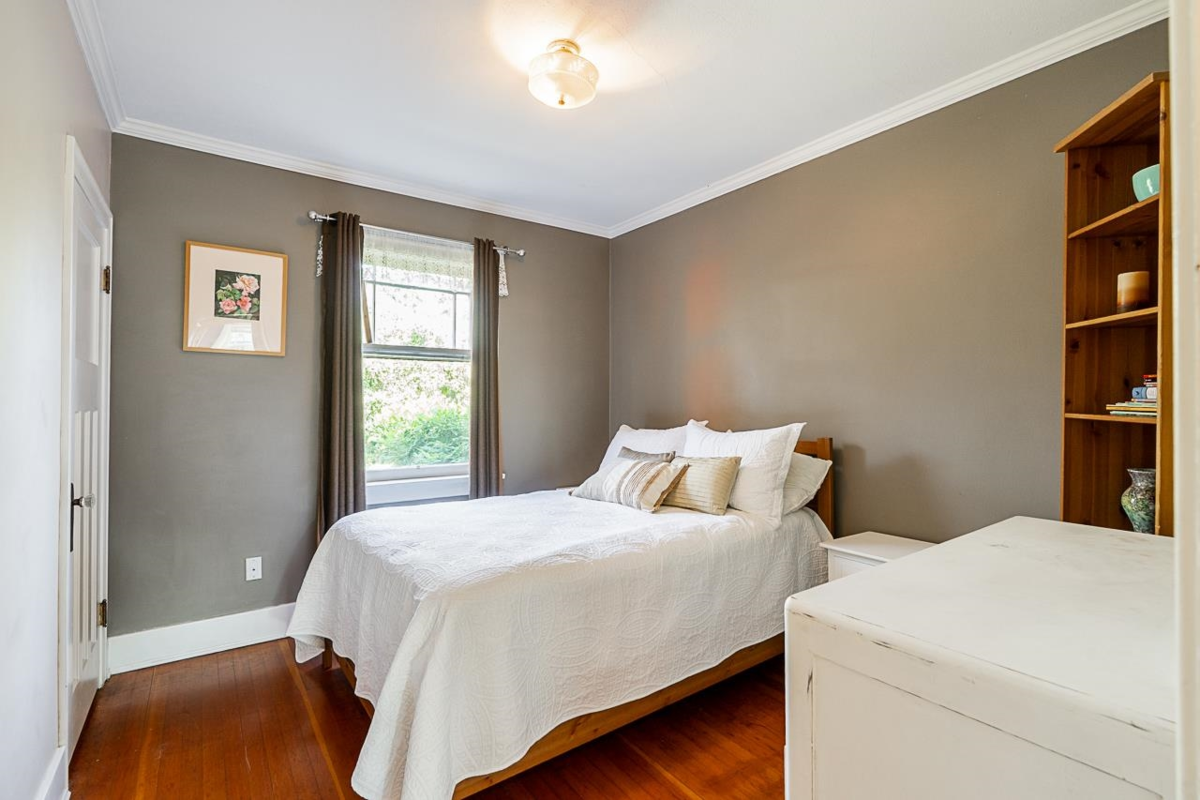 Primary Bathroom Photo of 349-351 Cumberland Street, New Westminster, BC