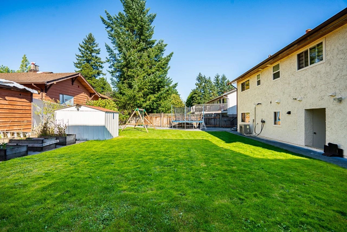 Backyard Photo of 17233 60 Avenue, Surrey, BC