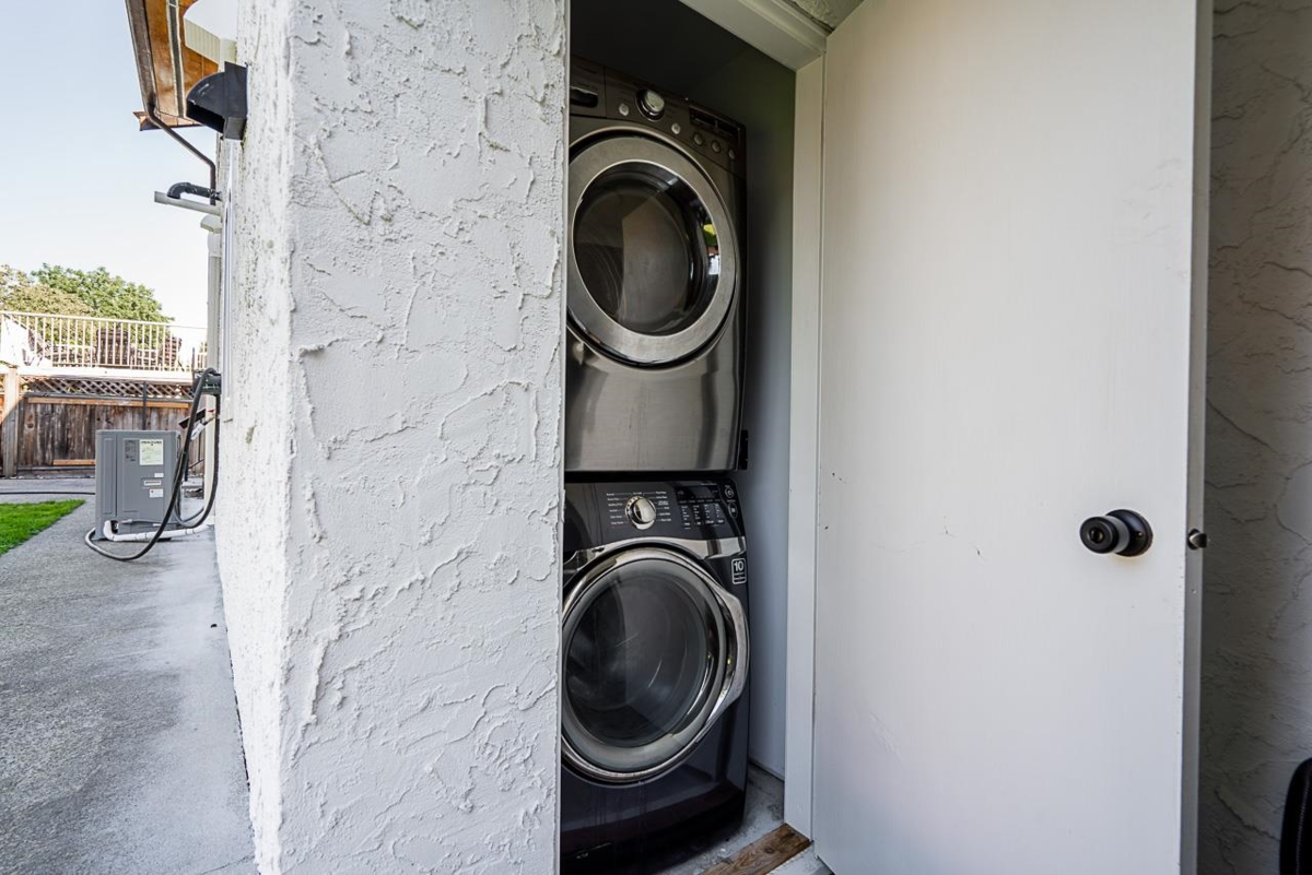 Hallway Photo of 17233 60 Avenue, Surrey, BC