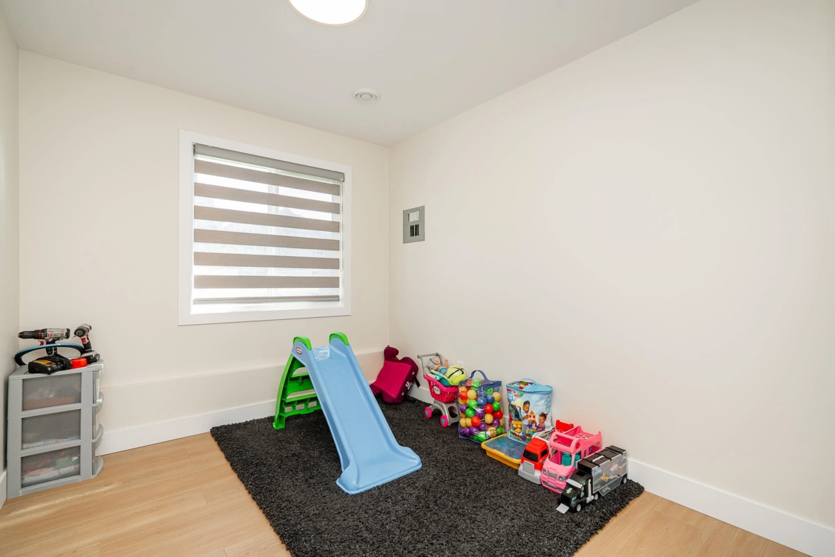 Office / Den Photo of 17233 60 Avenue, Surrey, BC