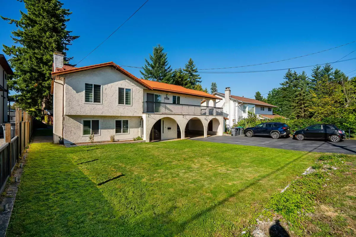 Outdoor Patio Photo of 17233 60 Avenue, Surrey, BC