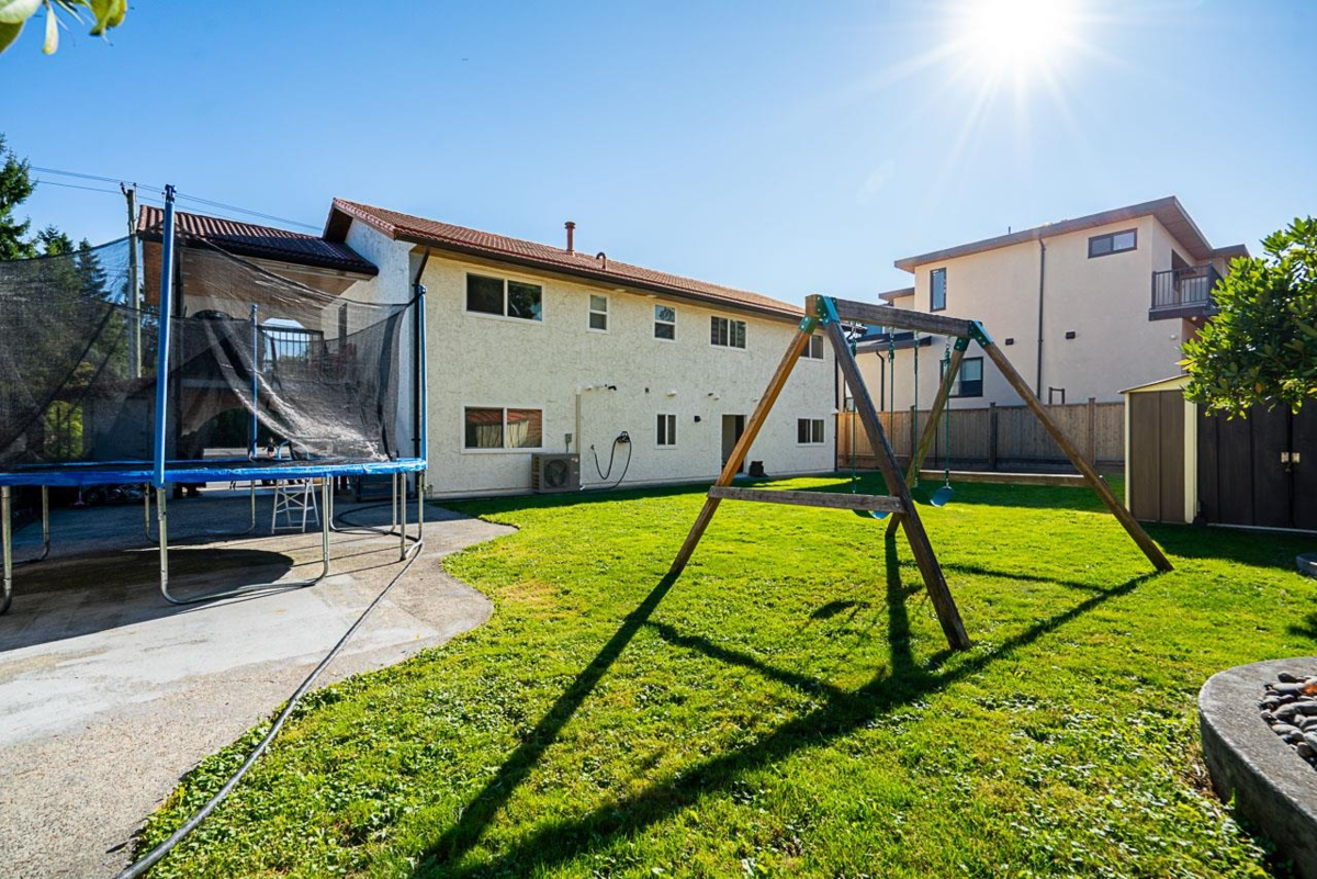 Swimming Pool Photo of 17233 60 Avenue, Surrey, BC