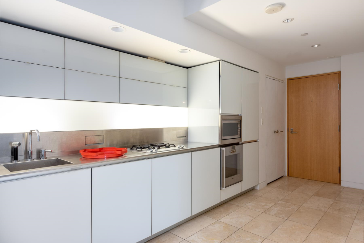 Guest Bathroom Photo of 1507 838 W Hastings Street, Vancouver, BC