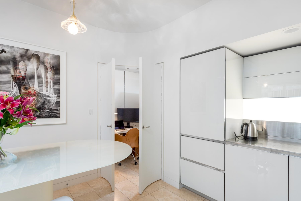 Primary Bathroom Photo of 1507 838 W Hastings Street, Vancouver, BC