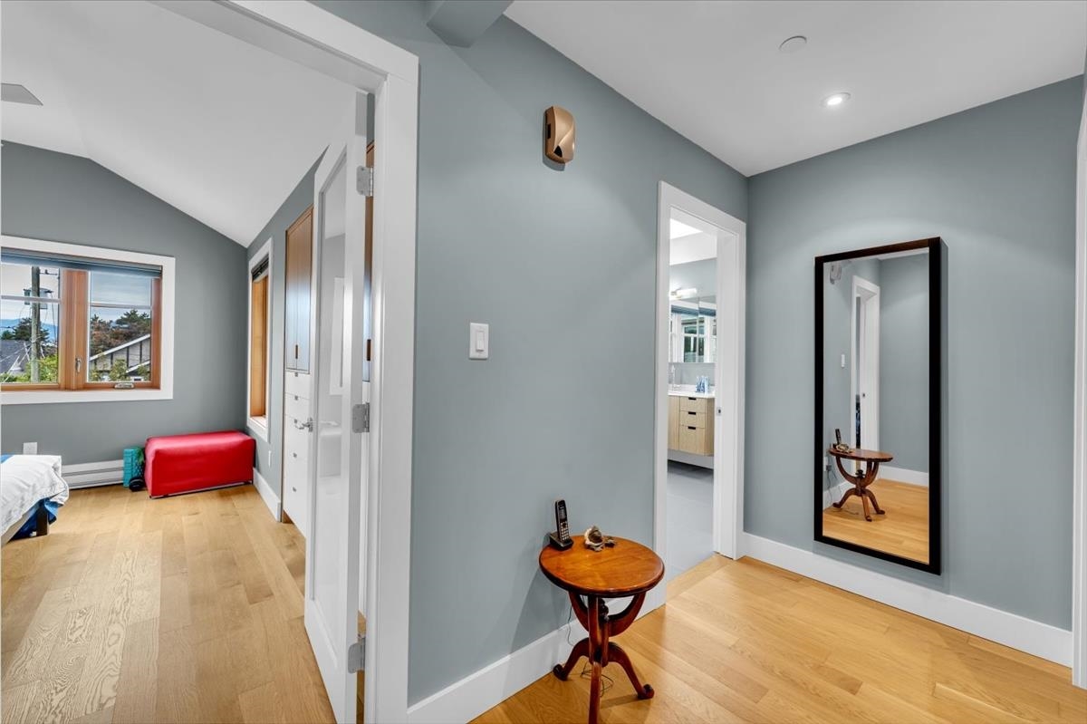 Hallway Photo of 57 W 17th Avenue, Vancouver, BC