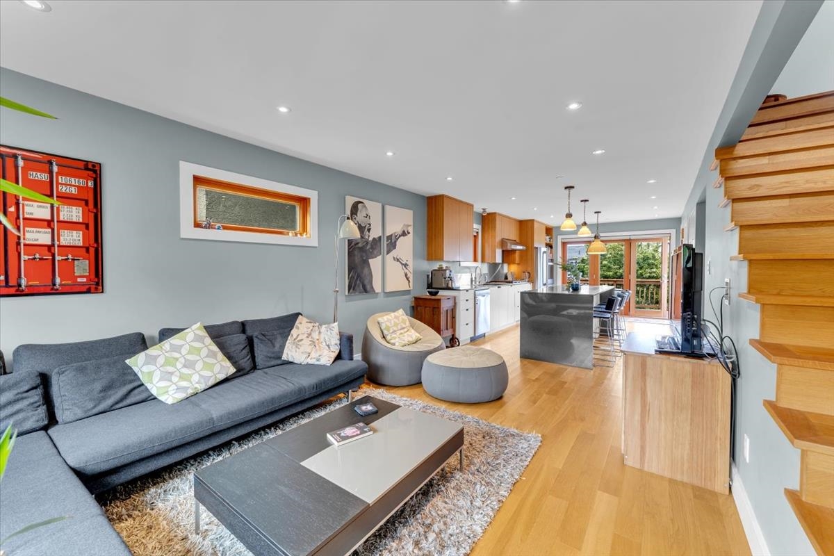 Primary Bathroom Photo of 57 W 17th Avenue, Vancouver, BC