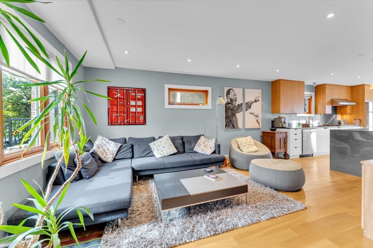 Primary Bedroom Photo of 57 W 17th Avenue, Vancouver, BC