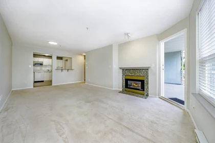 304 13955 Laurel Drive, Surrey, BC, Surrey — Apartment/Condo for sale
