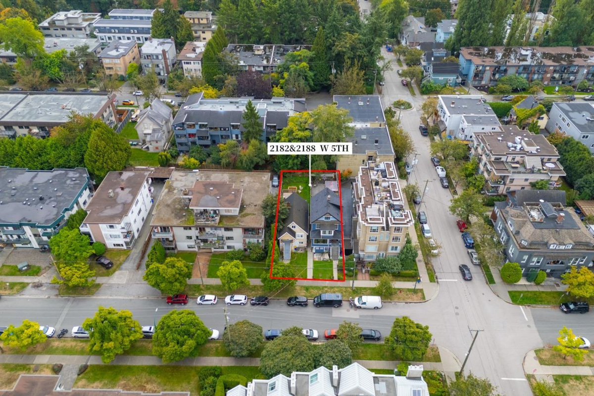 Primary Bathroom Photo of 2188 W 5th Avenue, Vancouver, BC