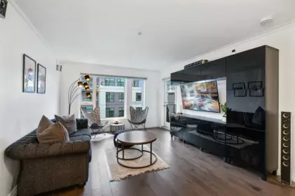 318 221 E 3rd Street, North Vancouver, BC, North Vancouver — Apartment/Condo for sale