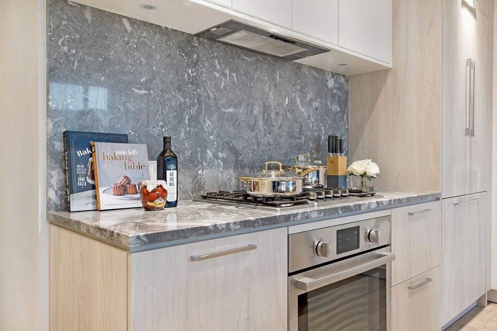Dining Area Photo of 2801 680 Seylynn Crescent, North Vancouver, BC