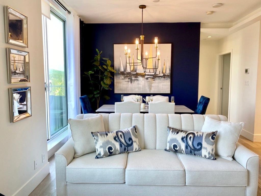 Walk-In Closet Photo of 2801 680 Seylynn Crescent, North Vancouver, BC