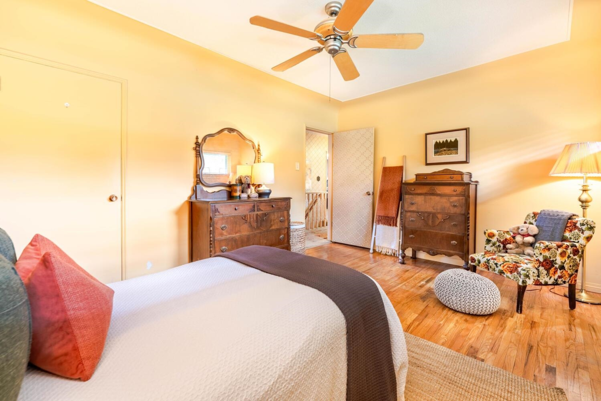 Guest Bathroom Photo of 349 Midlothian Street, Vancouver, BC