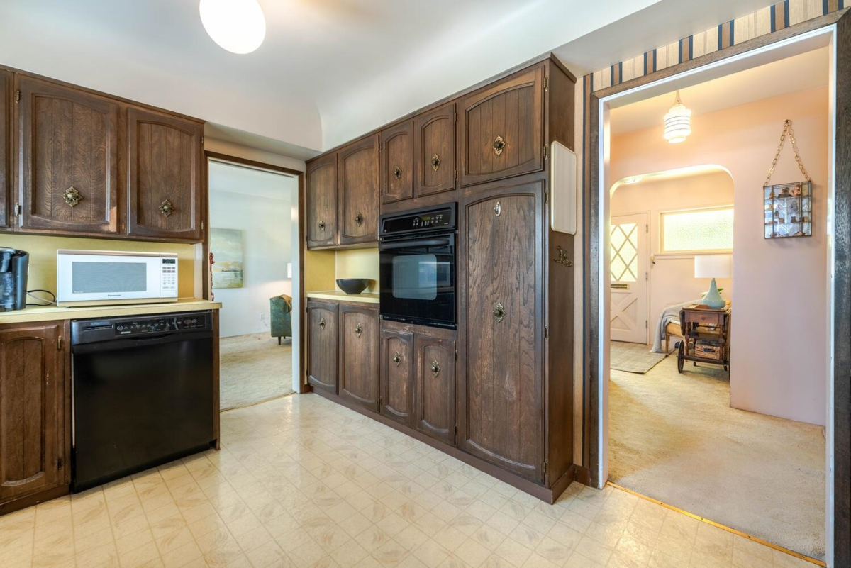 Primary Bedroom Photo of 349 Midlothian Street, Vancouver, BC