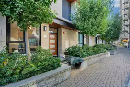 TH-5 5410 Shortcut Road, Vancouver, BC, Vancouver — Townhouse for sale