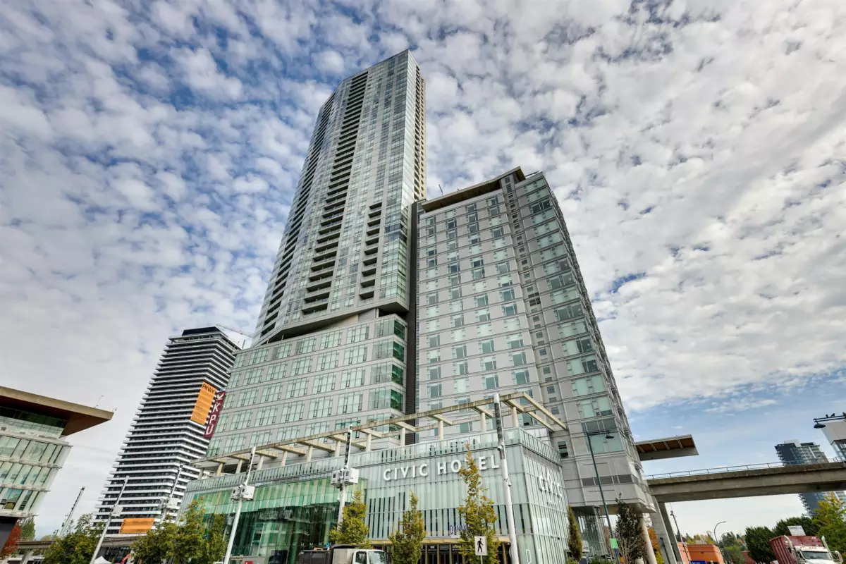 Hallway Photo of 3301 13495 Central Avenue, Surrey, BC