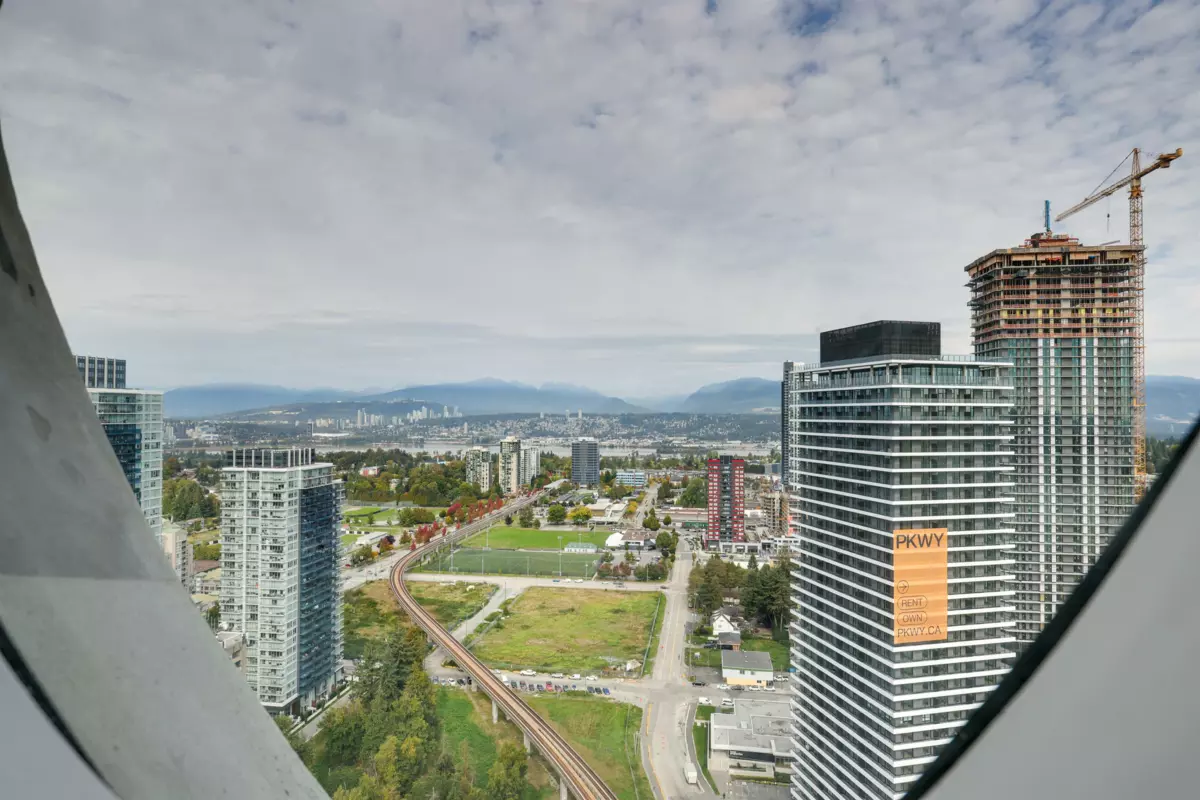 Kitchen Island Photo of 3301 13495 Central Avenue, Surrey, BC