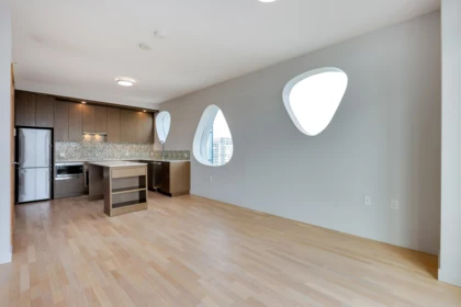 3301 13495 Central Avenue, Surrey, BC, Surrey — Apartment/Condo for sale