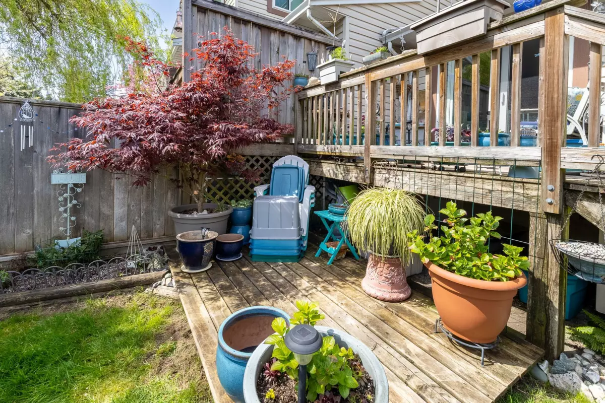 Backyard Photo of 2 765 School Road, Gibsons, BC