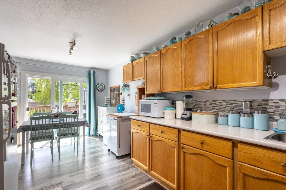 Breakfast Nook Photo of 2 765 School Road, Gibsons, BC
