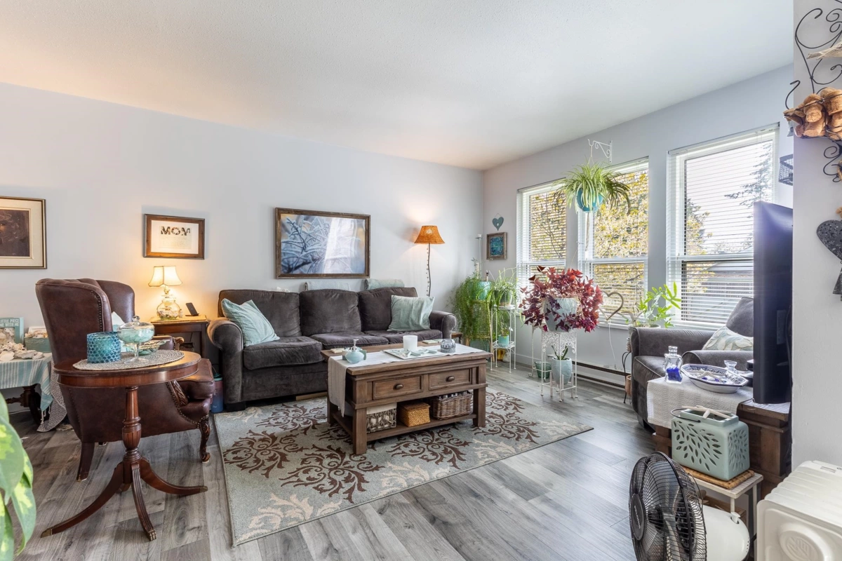 Family Room Photo of 2 765 School Road, Gibsons, BC