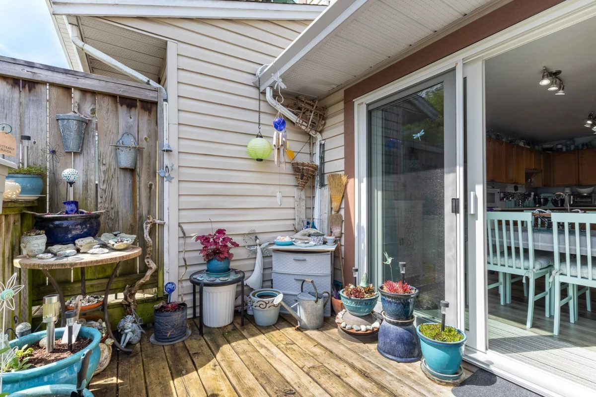 Garage Interior Photo of 2 765 School Road, Gibsons, BC