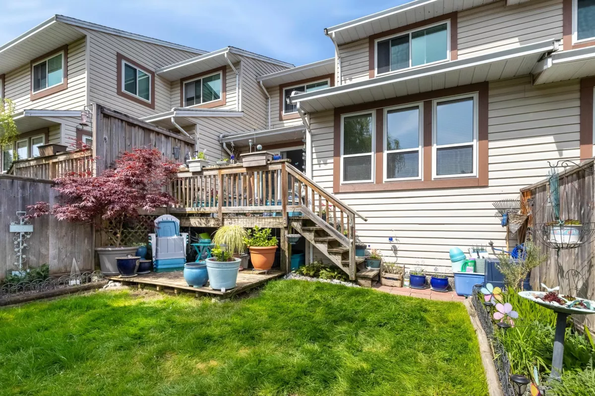 Outdoor Patio Photo of 2 765 School Road, Gibsons, BC
