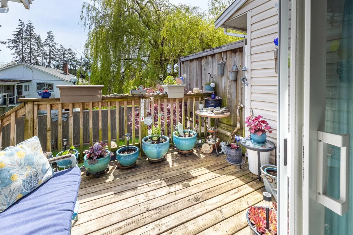 Staircase Photo of 2 765 School Road, Gibsons, BC
