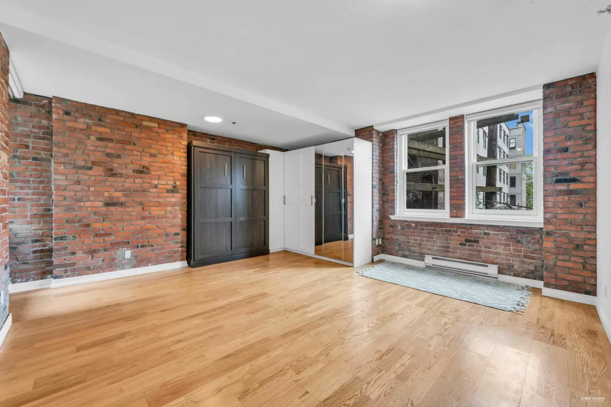 Breakfast Nook Photo of 301 233 Abbott Street, Vancouver, BC