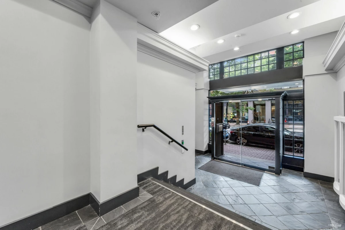 Dining Area Photo of 301 233 Abbott Street, Vancouver, BC