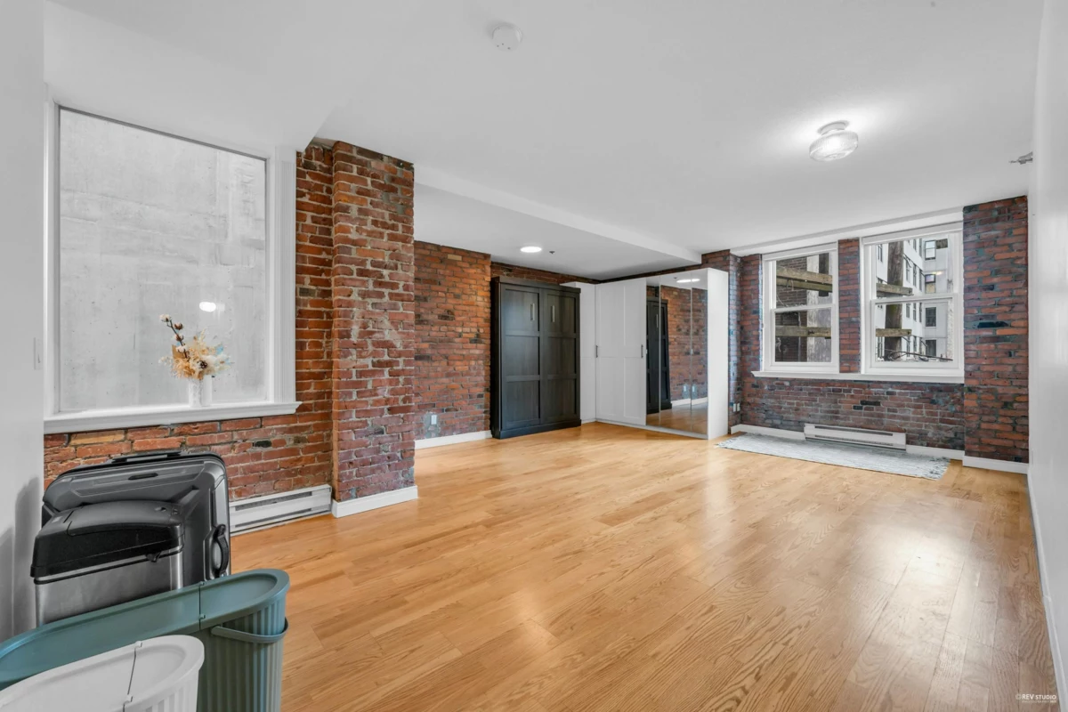 Kitchen Island Photo of 301 233 Abbott Street, Vancouver, BC