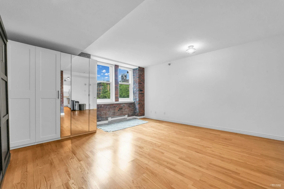 Primary Bedroom Photo of 301 233 Abbott Street, Vancouver, BC