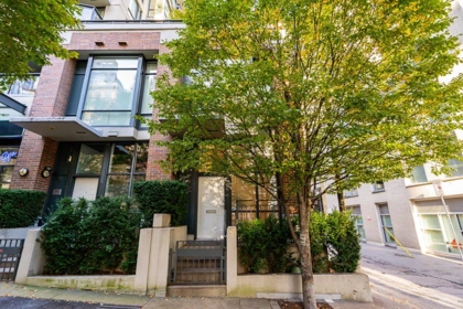 555 Helmcken Street, Vancouver, BC, Vancouver — Townhouse for sale