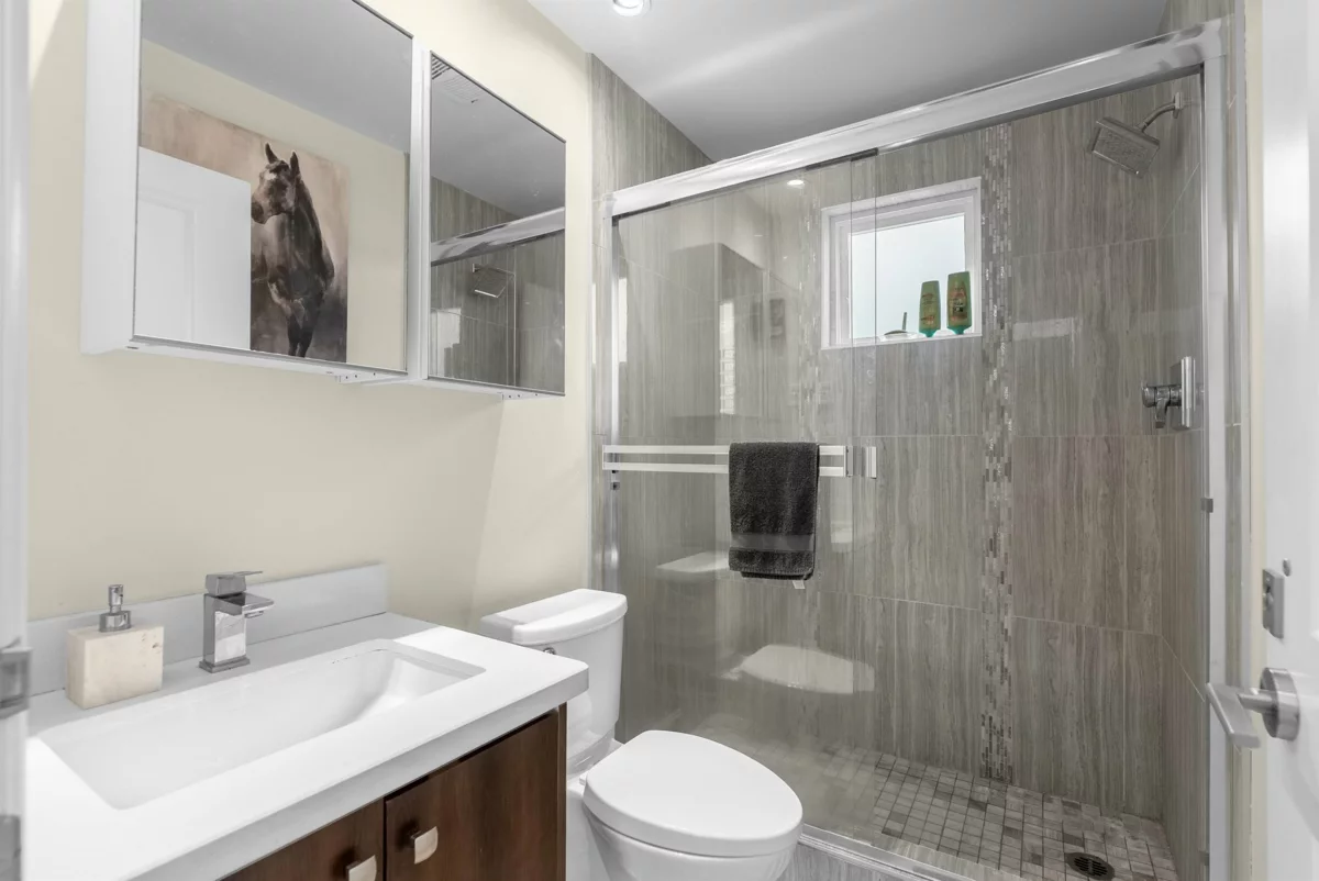 Backyard Photo of 324 E 24th Street, North Vancouver, BC