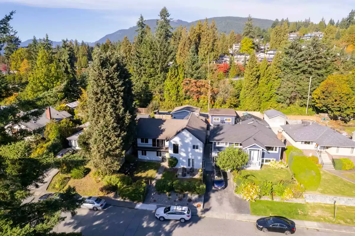 Fitness Center Photo Near 324 E 24th Street, North Vancouver, BC