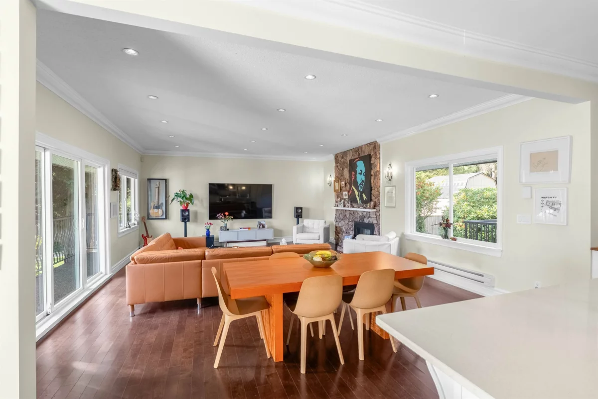 Living Room Photo of 324 E 24th Street, North Vancouver, BC