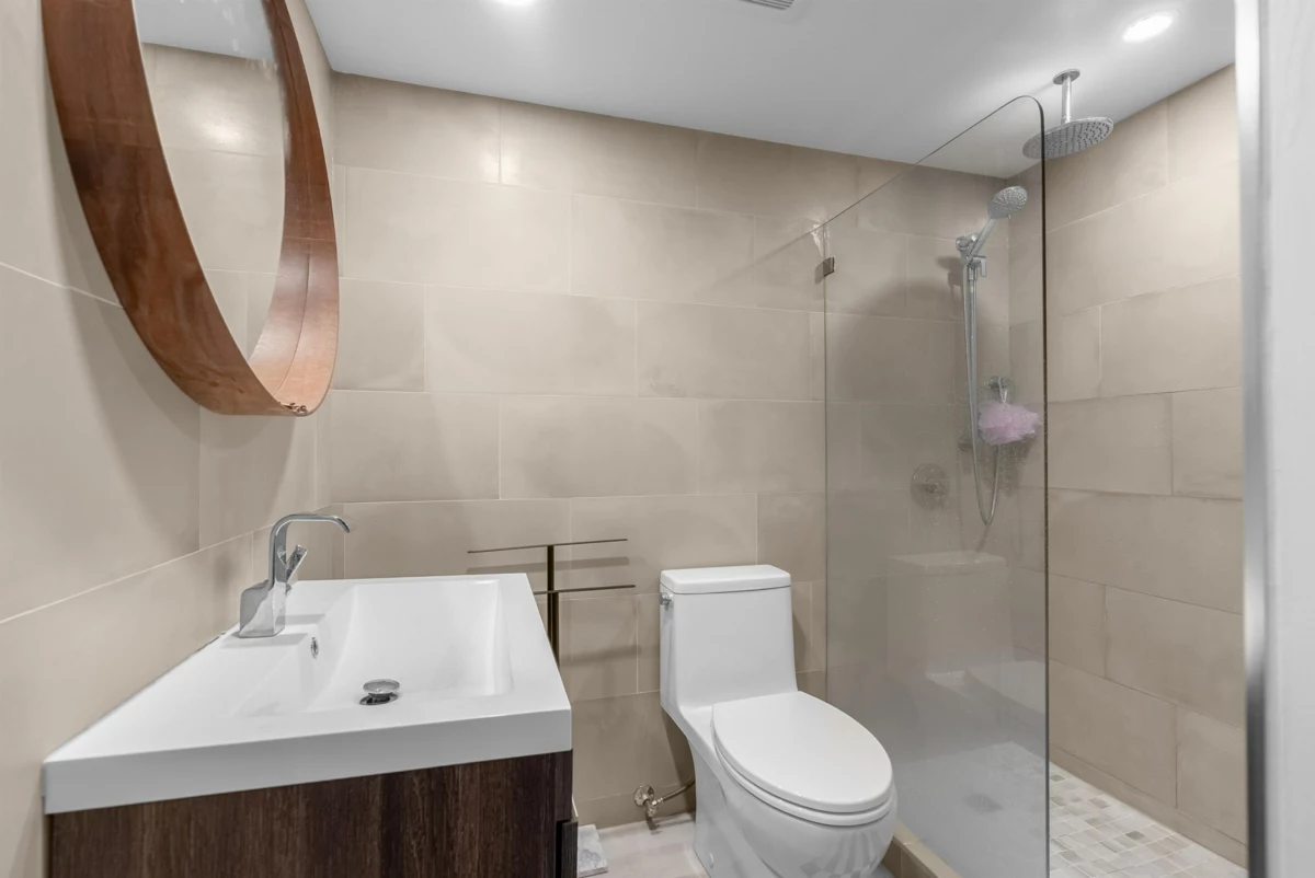 Outdoor Deck Photo of 324 E 24th Street, North Vancouver, BC