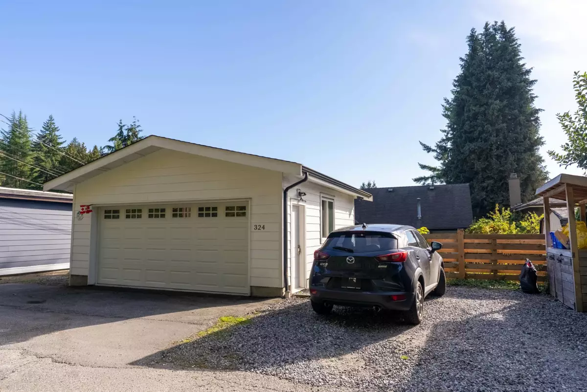 Outdoor Kitchen Photo of 324 E 24th Street, North Vancouver, BC