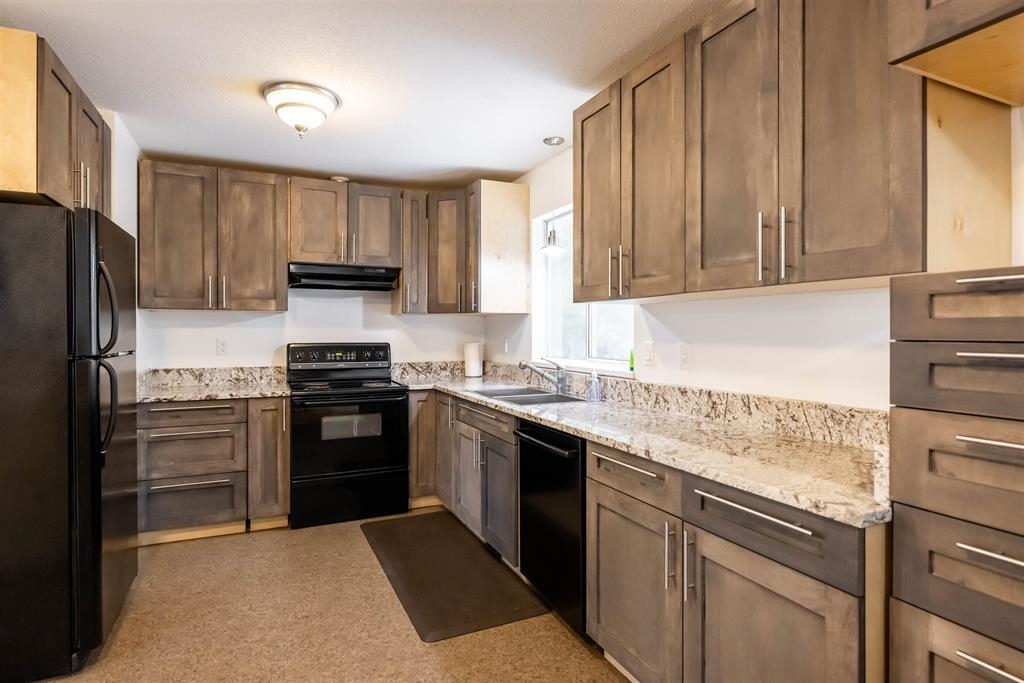 Family Room Photo of 7732 Pintail Street, Mission, BC