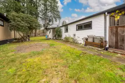 Mudroom Photo of 23252 Calvin Crescent, Maple Ridge, BC